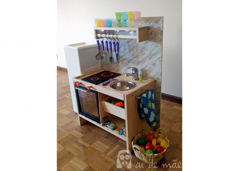 DIY Children's kitchen